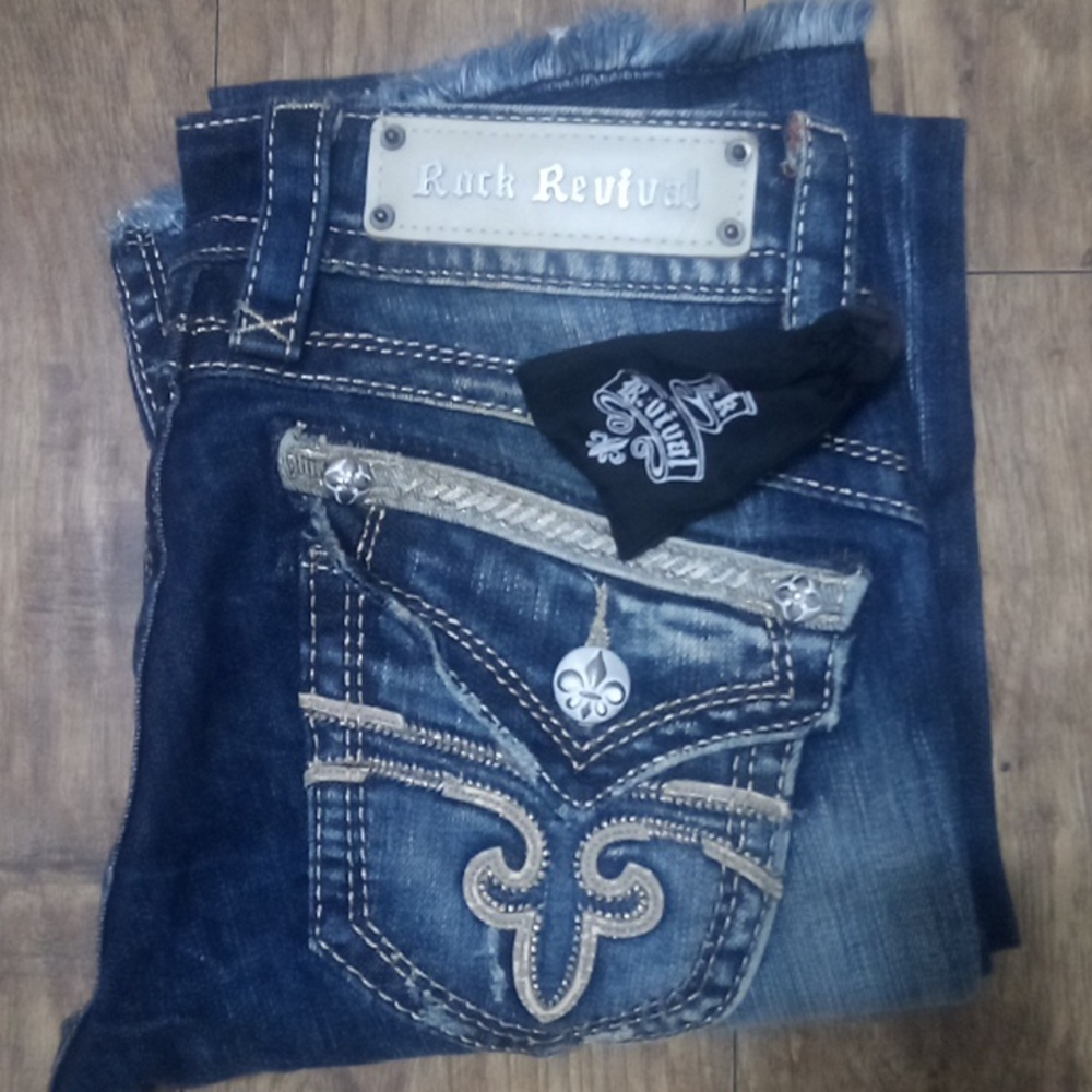 Rock Revival NWOT Women's 26 Straight Gwen Embellished Distressed